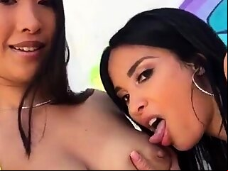 bustys,webcam,boobs
